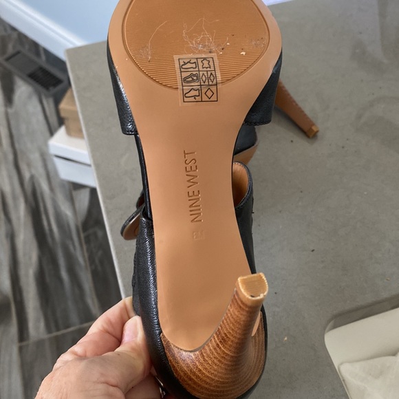 Nine West shoes - Picture 9 of 9